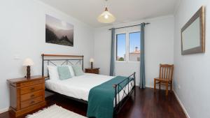 Sea N Sun Apartment by LovelyStay