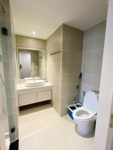 Gold Coast studio apartment with ocean view
