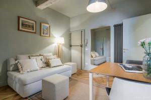 Stylish Urban Oasis AC Wi-Fi City Living