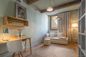 Stylish Urban Oasis AC Wi-Fi City Living