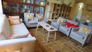 Escape to a spacious retreat with garden