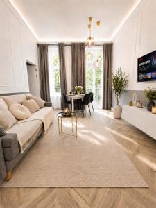 Love Architect Old Town Apartment with Orangery AC WiFI