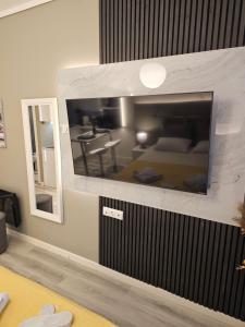 TRISAP Luxury Suites R Suite
