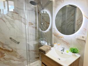 NEW APARTMENTS THE TERRACE BY THE SEA -Ocean & Pool view - Comodoro, Los Cristianos, Tenerife