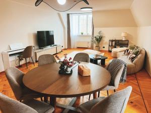 Space-Style-Luxury-360dgr views-OId Town