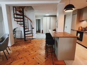 Space-Style-Luxury-360dgr views-OId Town