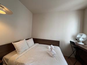Bright Apartment Overlooking Tenbosch Park