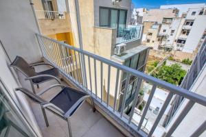 Gzira 2BR Apartment Peaceful Balcony View