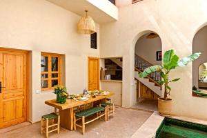 Riad MacasaKech - Piscine - Petit-déjeuner - Médina