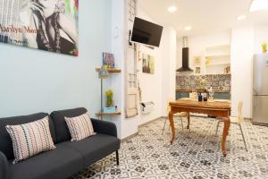 Cozy Studio for 2 px - Beach 10 Walk - Barcelona center 25 Train