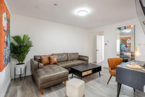 Stylish 3BR in Montreal
