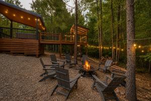 Rooftop Patio, Hot Tub, Treehouse with Slide, Family and Pet Friendly