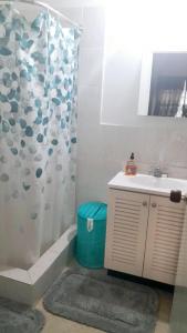 Cozy 2BR Retreat Near Beaches & Attractions
