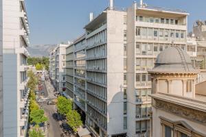 Heart of Athens 2BR Syntagma Parliament View