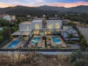 Saronia Estate