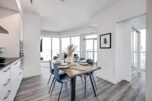 2BR APT with Parking&WFH - CN tower MTCC Scotia Arena