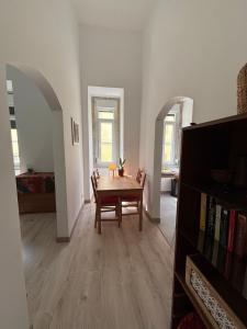 Spacious Mouraria Apartment Steps from the Castle