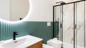 Elegantis Luce di Trastevere Apartment with Terrace - Comfort in Most Charming District