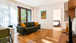 Elegantis Luce di Trastevere Apartment with Terrace - Comfort in Most Charming District