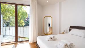 Elegantis Luce di Trastevere Apartment with Terrace - Comfort in Most Charming District