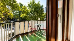 Elegantis Luce di Trastevere Apartment with Terrace - Comfort in Most Charming District