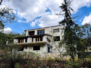 Finca en el Bosque Huasca de Ocampo con Alberca