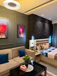 Supernova Couples Hideaway