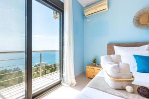 Saranda Penthouse, 3 Bedroom with Super Sea View Veranda