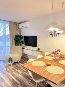 Aneta Sea View Penthouse Saranda