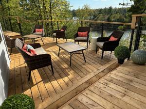 Peaceful Year Round Lakefront Getaway Nickel Lake