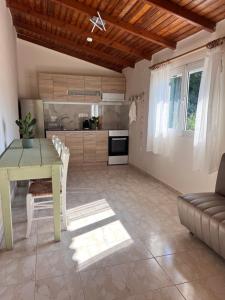 Salterra Dassia Apartment 200m from Dassia Beach