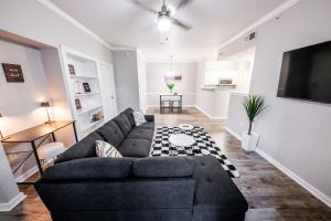 3 bed 2 Bath Apartment near Dallas Lovefield and Medical District