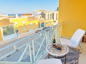 Garden Hill Haven Old Town Albufeira Retreat with Sea Views & Free Parking