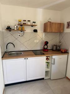 Apartments with parking space Kornic, Krk - 27569