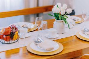 Elegant 3BR House Panglao Pool Hot Shower Netflix