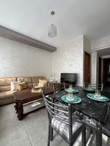 2BR apartment les jardins