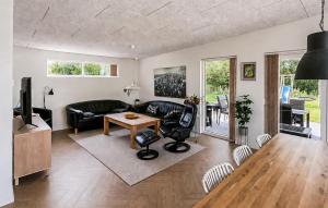 Awesome Home In Nibe With Kitchen