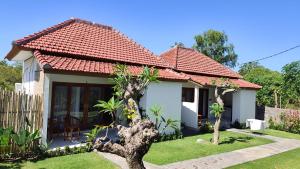 W home stay tulamben