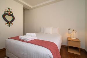 Casa del Sol 4 bedrooms plus garden for 8 guests