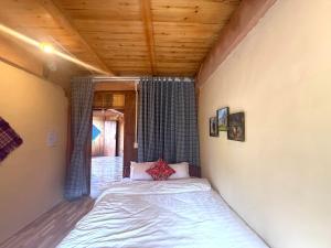 Lũng Cú HMông Homestay