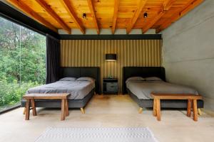 Rancho Olivos Mountain House with Private Hot Tub, Padel Court
