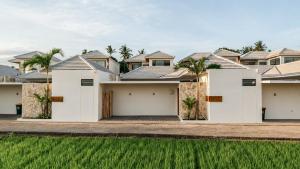 Designer Surf Villa - Minutes to Kedungu Beach