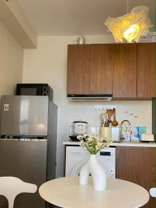 Yahay-living & Condotel