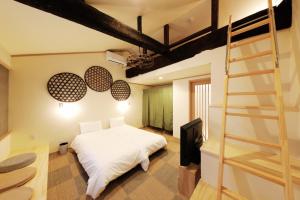 かまどと壺湯之宿 大阪ミナミ–Residence inn Kamado and Tsuboyu-