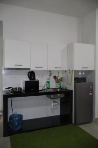 Cozy 2BR 2Bath 2-5 Pax Cybersquare King and Queen Beds Wi-Fi Netflix 1313