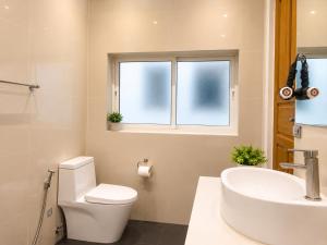 Pataya Central Beach Five-Bedroom Four-Bathroom Pool Villa