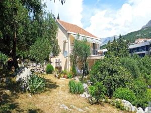 Apartments & Rooms Jokovic-Standard Studio Apartment with Terrace and Partial Sea View SOBA 2