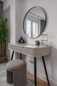 Lumina I Premium 3BR Apartment with Balcony I AC