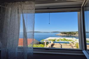 Apartments Matea - One-Bedroom Apartment with Sea View - tikovica