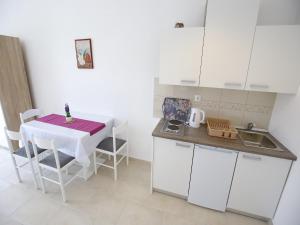 Apartments Kapetan - One Bedroom Apartment with Terrace